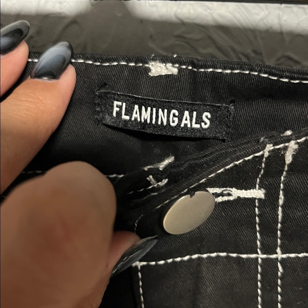 Flamingals Black Wide-Leg Cropped Jeans with White Stitching Large NWT - Picture 4 of 8